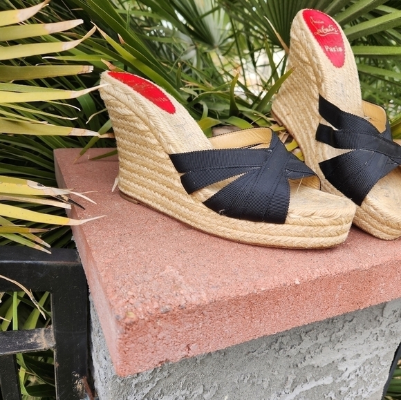 CHRISTIAN LOUBOUTIN wedge espadrilles with bow accent - Picture 7 of 11